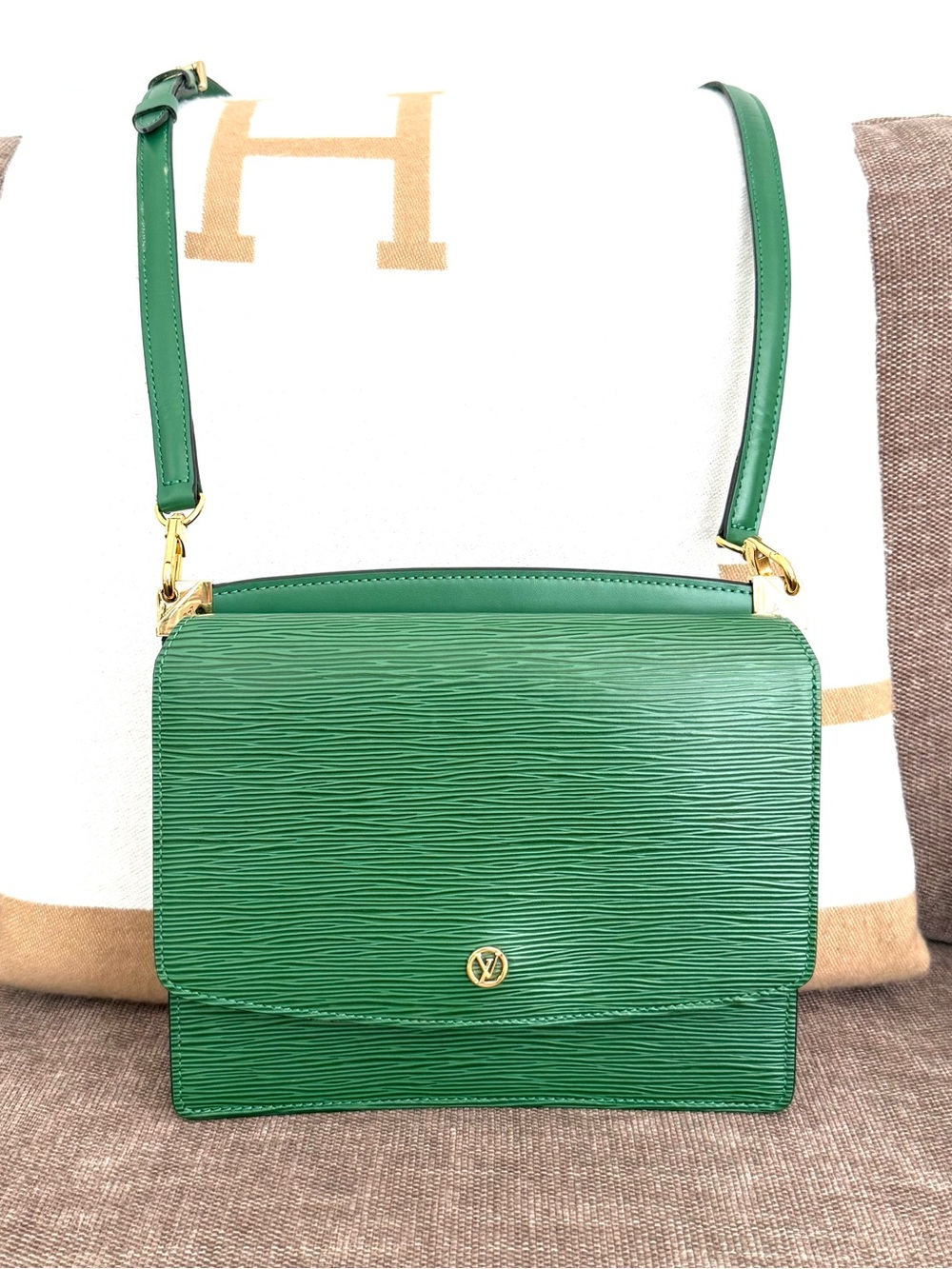 Authentic Louis Vuitton Grenelle shoulder bag crossbody green Epi leather LV